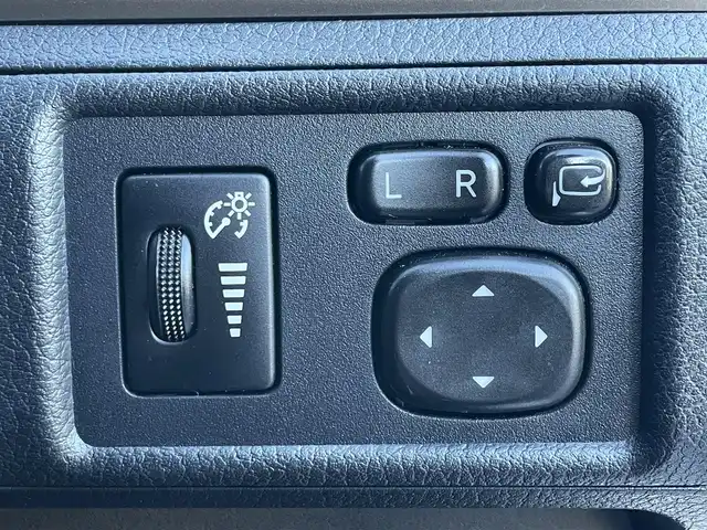 レクサス ＣＴ 200h クールツーリングスタイル 滋賀県 2017(平29)年 6.4万km ソニッククォーツ 純正SDナビ/(フルセグTV CD DVD Bluetooth ブルーレイ USB AUX)/バックカメラ/レーダークルーズコントロール/パワーシート/ハーフレザーシート/シートヒーター/革巻きステアリング/ステアリングリモコン/ビルトインETC2.0/プッシュスタート/スマートキー/電動格納ミラー/パドルシフト/純正フロアマット/LEDオートヘッドライト