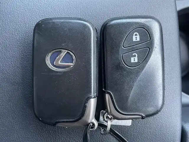 レクサス ＣＴ 200h クールツーリングスタイル 滋賀県 2017(平29)年 6.4万km ソニッククォーツ 純正SDナビ/(フルセグTV CD DVD Bluetooth ブルーレイ USB AUX)/バックカメラ/レーダークルーズコントロール/パワーシート/ハーフレザーシート/シートヒーター/革巻きステアリング/ステアリングリモコン/ビルトインETC2.0/プッシュスタート/スマートキー/電動格納ミラー/パドルシフト/純正フロアマット/LEDオートヘッドライト