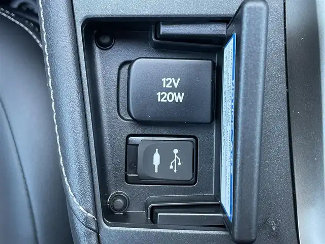 レクサス ＣＴ 200h クールツーリングスタイル 滋賀県 2017(平29)年 6.4万km ソニッククォーツ 純正SDナビ/(フルセグTV CD DVD Bluetooth ブルーレイ USB AUX)/バックカメラ/レーダークルーズコントロール/パワーシート/ハーフレザーシート/シートヒーター/革巻きステアリング/ステアリングリモコン/ビルトインETC2.0/プッシュスタート/スマートキー/電動格納ミラー/パドルシフト/純正フロアマット/LEDオートヘッドライト