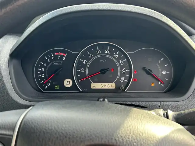 トヨタ ノア X 愛知県 2021(令3)年 5.5万km ホワイトパールクリスタルシャイン トヨタセーフティセンス/　・プリクラッシュセーフティ/　・レーンディバーチャアラート/　・オートマチックハイビーム/クルーズコントロール/フリップダウンモニター/純正SDナビ/　・フルセグTV/　・Bluetooth/　・CD/DVD/　・AM/FM/バックカメラ/ビルトインETC/ドライブレコーダー/両側パワースライドドア/LEDヘッドライト/オートライト/キーレス/スペアキー