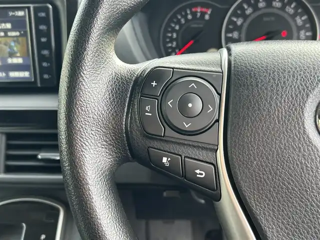 トヨタ ノア X 愛知県 2021(令3)年 5.5万km ホワイトパールクリスタルシャイン トヨタセーフティセンス/　・プリクラッシュセーフティ/　・レーンディバーチャアラート/　・オートマチックハイビーム/クルーズコントロール/フリップダウンモニター/純正SDナビ/　・フルセグTV/　・Bluetooth/　・CD/DVD/　・AM/FM/バックカメラ/ビルトインETC/ドライブレコーダー/両側パワースライドドア/LEDヘッドライト/オートライト/キーレス/スペアキー