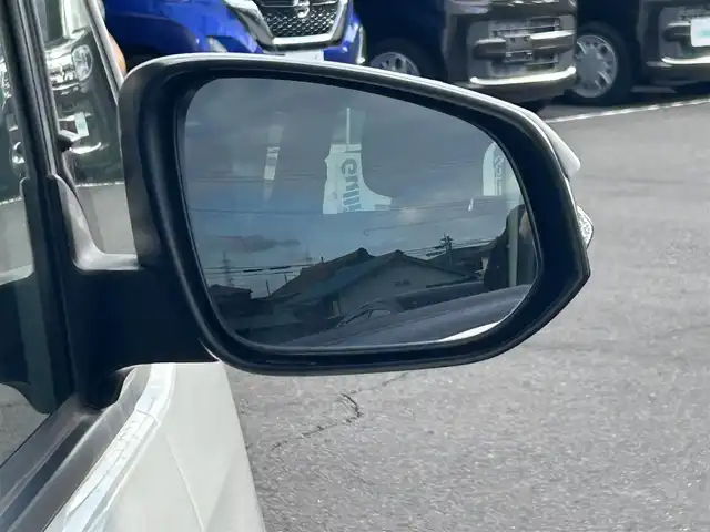 トヨタ ノア X 愛知県 2021(令3)年 5.5万km ホワイトパールクリスタルシャイン トヨタセーフティセンス/　・プリクラッシュセーフティ/　・レーンディバーチャアラート/　・オートマチックハイビーム/クルーズコントロール/フリップダウンモニター/純正SDナビ/　・フルセグTV/　・Bluetooth/　・CD/DVD/　・AM/FM/バックカメラ/ビルトインETC/ドライブレコーダー/両側パワースライドドア/LEDヘッドライト/オートライト/キーレス/スペアキー