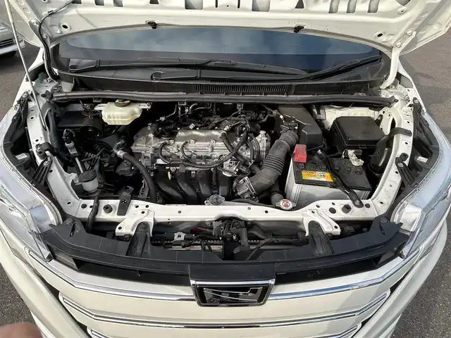 トヨタ ノア X 愛知県 2021(令3)年 5.5万km ホワイトパールクリスタルシャイン トヨタセーフティセンス/　・プリクラッシュセーフティ/　・レーンディバーチャアラート/　・オートマチックハイビーム/クルーズコントロール/フリップダウンモニター/純正SDナビ/　・フルセグTV/　・Bluetooth/　・CD/DVD/　・AM/FM/バックカメラ/ビルトインETC/ドライブレコーダー/両側パワースライドドア/LEDヘッドライト/オートライト/キーレス/スペアキー