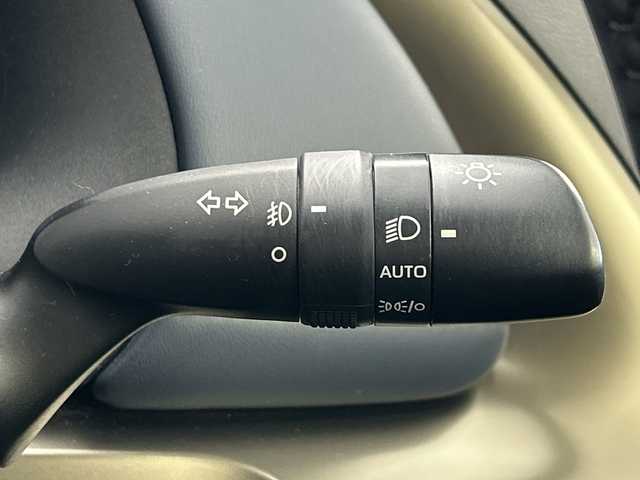 トヨタ アクア Z 愛知県 2021(令3)年 5万km クリアベージュメタリック 純正ナビ/　BT/フルセグ/USB/パノラミックビューカメラ/ビルトインETC/前後ドライブレコーダー/トヨタセーフティセンス/・レーントレースアシスト/・プリクラッシュセーフティ/・ブラインドスポットモニター/・リアクロストラフィックアラート/・ロードサインアシスト/・アダプティブクルーズコントロール/横滑り防止/パワーシート/シートヒーター/ステアリングヒーター/純正フロアマット/オートマチックハイビーム
