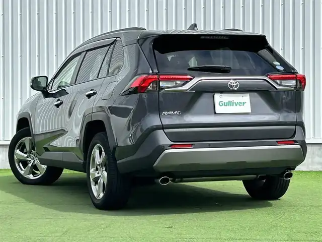 トヨタ ＲＡＶ４ G 香川県 2021(令3)年 2.1万km グレーメタリック トヨタセーフティーセンス/→プリクラッシュ（衝突被害軽減）/→LDA（車線逸脱警報）/純正9型ディスプレイオーディオ/→コネクト内機能付き/パノラミックビューモニター/バックカメラ/レザーシート/シートヒーター/シートメモリー/革巻きステアリング/ステアリングヒーター/ステアリングリモコン/レーダークルーズコントロール/LEDヘッドライト/LEDフォグランプ/オートハイビーム/オートライト/クリアランスソナー/前後ドライブレコーダー/純正18インチアルミホイール/スマートキー/プッシュスタート