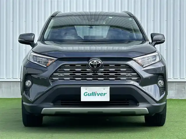 トヨタ ＲＡＶ４ G 香川県 2021(令3)年 2.1万km グレーメタリック トヨタセーフティーセンス/→プリクラッシュ（衝突被害軽減）/→LDA（車線逸脱警報）/純正9型ディスプレイオーディオ/→コネクト内機能付き/パノラミックビューモニター/バックカメラ/レザーシート/シートヒーター/シートメモリー/革巻きステアリング/ステアリングヒーター/ステアリングリモコン/レーダークルーズコントロール/LEDヘッドライト/LEDフォグランプ/オートハイビーム/オートライト/クリアランスソナー/前後ドライブレコーダー/純正18インチアルミホイール/スマートキー/プッシュスタート