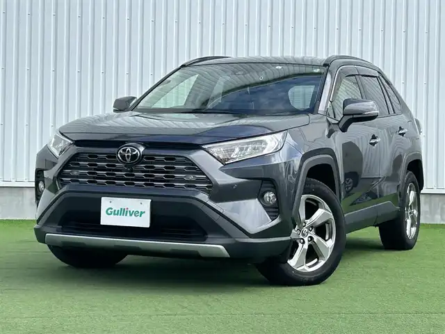 トヨタ ＲＡＶ４ G 香川県 2021(令3)年 2.1万km グレーメタリック トヨタセーフティーセンス/→プリクラッシュ（衝突被害軽減）/→LDA（車線逸脱警報）/純正9型ディスプレイオーディオ/→コネクト内機能付き/パノラミックビューモニター/バックカメラ/レザーシート/シートヒーター/シートメモリー/革巻きステアリング/ステアリングヒーター/ステアリングリモコン/レーダークルーズコントロール/LEDヘッドライト/LEDフォグランプ/オートハイビーム/オートライト/クリアランスソナー/前後ドライブレコーダー/純正18インチアルミホイール/スマートキー/プッシュスタート