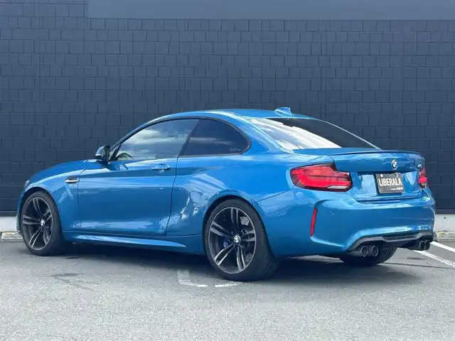 ＢＭＷ Ｍ２ 埼玉県 2017(平29)年 2.9万km ロングビーチブルーメタリック 黒革/harman/kardon/純正HDDナビ/(Bluetooth/USB/CD/DVD)/バックカメラ/オートクルーズコントロール/シートヒーター/純正19インチホイール/パワーシート/LEDヘッドライト/レーンキープアシスト/スマートキー/ETC