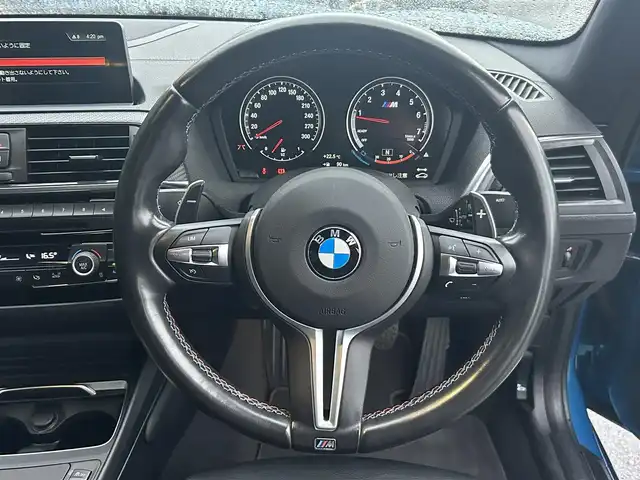 ＢＭＷ Ｍ２ 埼玉県 2017(平29)年 2.9万km ロングビーチブルーメタリック 黒革/harman/kardon/純正HDDナビ/(Bluetooth/USB/CD/DVD)/バックカメラ/オートクルーズコントロール/シートヒーター/純正19インチホイール/パワーシート/LEDヘッドライト/レーンキープアシスト/スマートキー/ETC