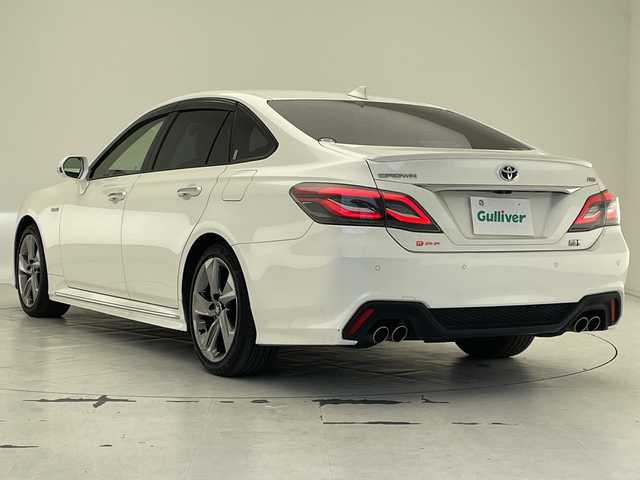 トヨタ クラウン ハイブリッド RS アドバンス 沖縄県 2018(平30)年 7.9万km ホワイトパールクリスタルシャイン 純正ナビ/（フルセグTV　DVD　Bluetooth接続　USB）/バックカメラ/ビルトインETC/ドライブレコーダー/トヨタセーフティセンス/・衝突被害軽減ブレーキ (プリクラッシュセーフティ)																																																		/・追従ドライブ支援機能 (レーダークルーズコントロール)																									/・車線はみ出しアラート (レーンディパーチャーアラート)																									/・自動ハイビーム (オートマチックハイビーム)																									/100V充電/メモリ付きパワーシート/レザーシート/シートヒーター/エアシート/BSM/HUD/パドルシフト/ステアリングスイッチ/ステアリングヒーター/クリアランスソナー/スマートキー/プッシュスタート/純正フロアマット/純正18インチアルミホイール/LEDヘッドライト/オートライト/ドアバイザー/取扱説明書