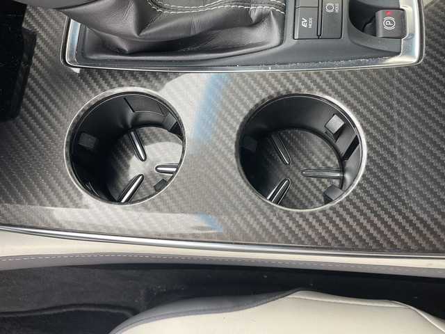 トヨタ クラウン ハイブリッド RS アドバンス 沖縄県 2018(平30)年 7.9万km ホワイトパールクリスタルシャイン 純正ナビ/（フルセグTV　DVD　Bluetooth接続　USB）/バックカメラ/ビルトインETC/ドライブレコーダー/トヨタセーフティセンス/・衝突被害軽減ブレーキ (プリクラッシュセーフティ)																																																		/・追従ドライブ支援機能 (レーダークルーズコントロール)																									/・車線はみ出しアラート (レーンディパーチャーアラート)																									/・自動ハイビーム (オートマチックハイビーム)																									/100V充電/メモリ付きパワーシート/レザーシート/シートヒーター/エアシート/BSM/HUD/パドルシフト/ステアリングスイッチ/ステアリングヒーター/クリアランスソナー/スマートキー/プッシュスタート/純正フロアマット/純正18インチアルミホイール/LEDヘッドライト/オートライト/ドアバイザー/取扱説明書