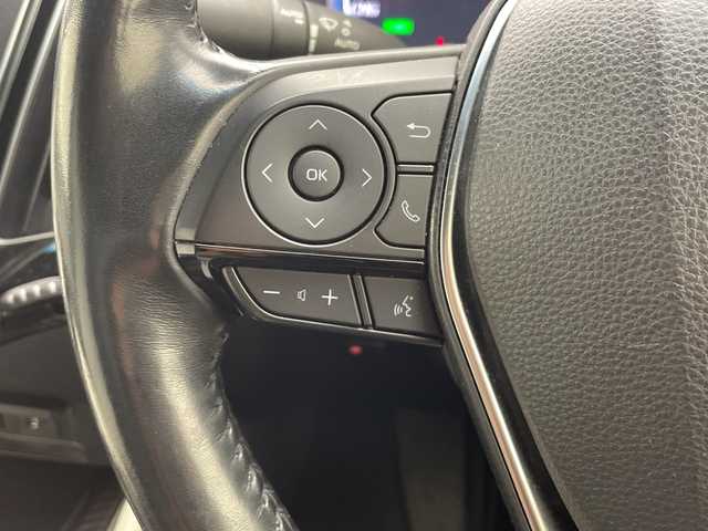 トヨタ クラウン ハイブリッド RS アドバンス 沖縄県 2018(平30)年 7.9万km ホワイトパールクリスタルシャイン 純正ナビ/（フルセグTV　DVD　Bluetooth接続　USB）/バックカメラ/ビルトインETC/ドライブレコーダー/トヨタセーフティセンス/・衝突被害軽減ブレーキ (プリクラッシュセーフティ)																																																		/・追従ドライブ支援機能 (レーダークルーズコントロール)																									/・車線はみ出しアラート (レーンディパーチャーアラート)																									/・自動ハイビーム (オートマチックハイビーム)																									/100V充電/メモリ付きパワーシート/レザーシート/シートヒーター/エアシート/BSM/HUD/パドルシフト/ステアリングスイッチ/ステアリングヒーター/クリアランスソナー/スマートキー/プッシュスタート/純正フロアマット/純正18インチアルミホイール/LEDヘッドライト/オートライト/ドアバイザー/取扱説明書