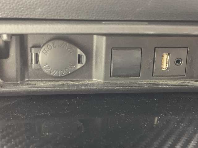 トヨタ クラウン ハイブリッド RS アドバンス 沖縄県 2018(平30)年 7.9万km ホワイトパールクリスタルシャイン 純正ナビ/（フルセグTV　DVD　Bluetooth接続　USB）/バックカメラ/ビルトインETC/ドライブレコーダー/トヨタセーフティセンス/・衝突被害軽減ブレーキ (プリクラッシュセーフティ)																																																		/・追従ドライブ支援機能 (レーダークルーズコントロール)																									/・車線はみ出しアラート (レーンディパーチャーアラート)																									/・自動ハイビーム (オートマチックハイビーム)																									/100V充電/メモリ付きパワーシート/レザーシート/シートヒーター/エアシート/BSM/HUD/パドルシフト/ステアリングスイッチ/ステアリングヒーター/クリアランスソナー/スマートキー/プッシュスタート/純正フロアマット/純正18インチアルミホイール/LEDヘッドライト/オートライト/ドアバイザー/取扱説明書