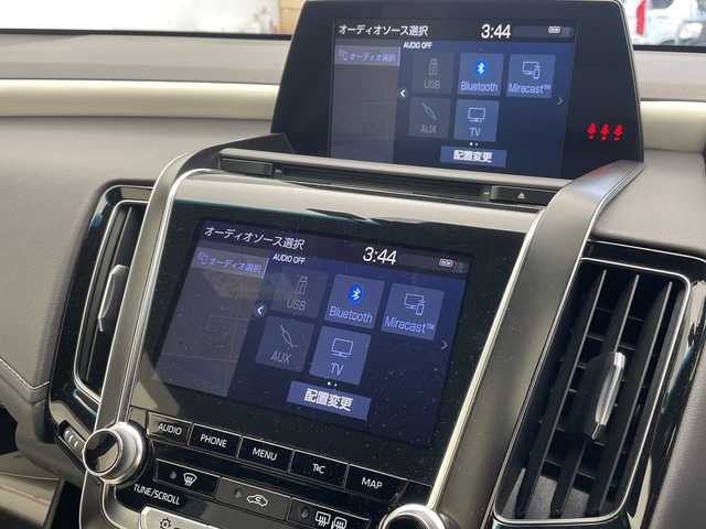 トヨタ クラウン ハイブリッド RS アドバンス 沖縄県 2018(平30)年 7.9万km ホワイトパールクリスタルシャイン 純正ナビ/（フルセグTV　DVD　Bluetooth接続　USB）/バックカメラ/ビルトインETC/ドライブレコーダー/トヨタセーフティセンス/・衝突被害軽減ブレーキ (プリクラッシュセーフティ)																																																		/・追従ドライブ支援機能 (レーダークルーズコントロール)																									/・車線はみ出しアラート (レーンディパーチャーアラート)																									/・自動ハイビーム (オートマチックハイビーム)																									/100V充電/メモリ付きパワーシート/レザーシート/シートヒーター/エアシート/BSM/HUD/パドルシフト/ステアリングスイッチ/ステアリングヒーター/クリアランスソナー/スマートキー/プッシュスタート/純正フロアマット/純正18インチアルミホイール/LEDヘッドライト/オートライト/ドアバイザー/取扱説明書