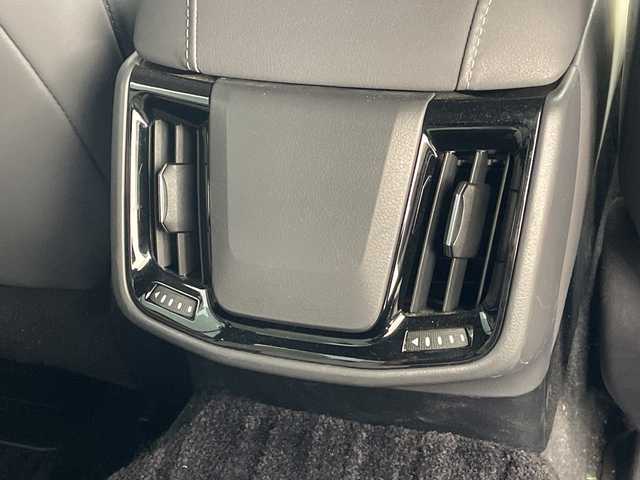 トヨタ クラウン ハイブリッド RS アドバンス 沖縄県 2018(平30)年 7.9万km ホワイトパールクリスタルシャイン 純正ナビ/（フルセグTV　DVD　Bluetooth接続　USB）/バックカメラ/ビルトインETC/ドライブレコーダー/トヨタセーフティセンス/・衝突被害軽減ブレーキ (プリクラッシュセーフティ)																																																		/・追従ドライブ支援機能 (レーダークルーズコントロール)																									/・車線はみ出しアラート (レーンディパーチャーアラート)																									/・自動ハイビーム (オートマチックハイビーム)																									/100V充電/メモリ付きパワーシート/レザーシート/シートヒーター/エアシート/BSM/HUD/パドルシフト/ステアリングスイッチ/ステアリングヒーター/クリアランスソナー/スマートキー/プッシュスタート/純正フロアマット/純正18インチアルミホイール/LEDヘッドライト/オートライト/ドアバイザー/取扱説明書