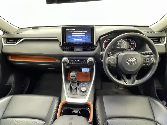 トヨタ ＲＡＶ４ アドベンチャー 熊本県 2019(令1)年 6.7万km アーバンカーキ 禁煙車　/アルパイン９インチナビ（ＣＤ・ＤＶＤ・フルセグ・ＢＴ・ＳＤ・ＵＳＢ・HDMI）/バックカメラ　/社外前後ドライブレコーダー　/ビルトインＥＴＣ　/レーダークルーズコントロール　/運転席パワーシート　/衝突軽減ブレーキ/レーンキープアシスト/先行車発進お知らせ/ダウンヒルアシスト/横滑り防止/パワーバックドア/社外フロアマット/純正19インチAW/オートライト/オートマチックハイビーム/LEDヘッドライト/フォグライト/スマートキー/プッシュスタート