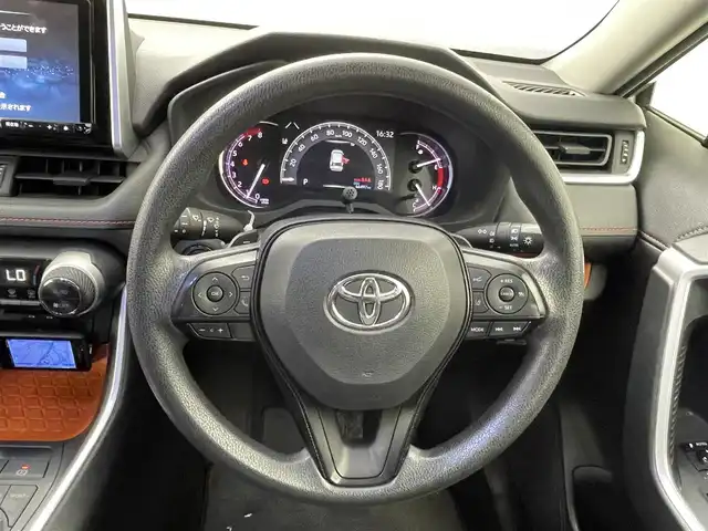 トヨタ ＲＡＶ４ アドベンチャー 熊本県 2019(令1)年 6.7万km アーバンカーキ 禁煙車　/アルパイン９インチナビ（ＣＤ・ＤＶＤ・フルセグ・ＢＴ・ＳＤ・ＵＳＢ・HDMI）/バックカメラ　/社外前後ドライブレコーダー　/ビルトインＥＴＣ　/レーダークルーズコントロール　/運転席パワーシート　/衝突軽減ブレーキ/レーンキープアシスト/先行車発進お知らせ/ダウンヒルアシスト/横滑り防止/パワーバックドア/社外フロアマット/純正19インチAW/オートライト/オートマチックハイビーム/LEDヘッドライト/フォグライト/スマートキー/プッシュスタート