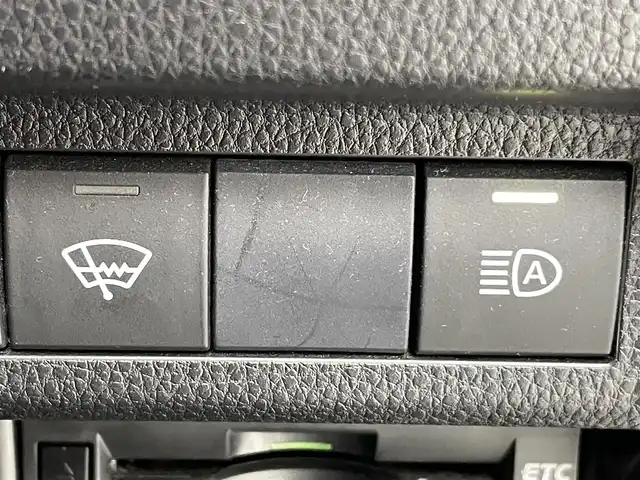 トヨタ ＲＡＶ４ アドベンチャー 熊本県 2019(令1)年 6.7万km アーバンカーキ 禁煙車　/アルパイン９インチナビ（ＣＤ・ＤＶＤ・フルセグ・ＢＴ・ＳＤ・ＵＳＢ・HDMI）/バックカメラ　/社外前後ドライブレコーダー　/ビルトインＥＴＣ　/レーダークルーズコントロール　/運転席パワーシート　/衝突軽減ブレーキ/レーンキープアシスト/先行車発進お知らせ/ダウンヒルアシスト/横滑り防止/パワーバックドア/社外フロアマット/純正19インチAW/オートライト/オートマチックハイビーム/LEDヘッドライト/フォグライト/スマートキー/プッシュスタート