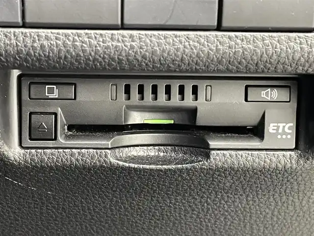 トヨタ ＲＡＶ４ アドベンチャー 熊本県 2019(令1)年 6.7万km アーバンカーキ 禁煙車　/アルパイン９インチナビ（ＣＤ・ＤＶＤ・フルセグ・ＢＴ・ＳＤ・ＵＳＢ・HDMI）/バックカメラ　/社外前後ドライブレコーダー　/ビルトインＥＴＣ　/レーダークルーズコントロール　/運転席パワーシート　/衝突軽減ブレーキ/レーンキープアシスト/先行車発進お知らせ/ダウンヒルアシスト/横滑り防止/パワーバックドア/社外フロアマット/純正19インチAW/オートライト/オートマチックハイビーム/LEDヘッドライト/フォグライト/スマートキー/プッシュスタート