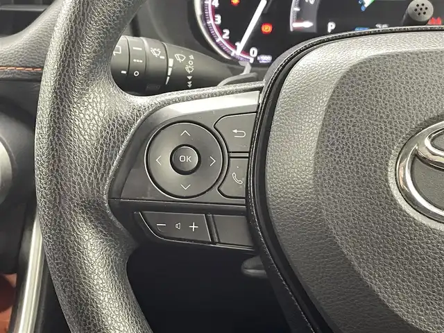 トヨタ ＲＡＶ４ アドベンチャー 熊本県 2019(令1)年 6.7万km アーバンカーキ 禁煙車　/アルパイン９インチナビ（ＣＤ・ＤＶＤ・フルセグ・ＢＴ・ＳＤ・ＵＳＢ・HDMI）/バックカメラ　/社外前後ドライブレコーダー　/ビルトインＥＴＣ　/レーダークルーズコントロール　/運転席パワーシート　/衝突軽減ブレーキ/レーンキープアシスト/先行車発進お知らせ/ダウンヒルアシスト/横滑り防止/パワーバックドア/社外フロアマット/純正19インチAW/オートライト/オートマチックハイビーム/LEDヘッドライト/フォグライト/スマートキー/プッシュスタート
