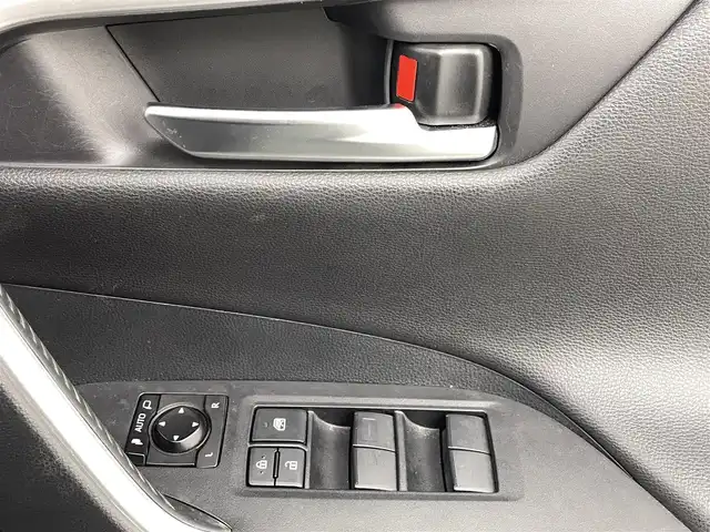 トヨタ ＲＡＶ４ アドベンチャー 熊本県 2019(令1)年 6.7万km アーバンカーキ 禁煙車　/アルパイン９インチナビ（ＣＤ・ＤＶＤ・フルセグ・ＢＴ・ＳＤ・ＵＳＢ・HDMI）/バックカメラ　/社外前後ドライブレコーダー　/ビルトインＥＴＣ　/レーダークルーズコントロール　/運転席パワーシート　/衝突軽減ブレーキ/レーンキープアシスト/先行車発進お知らせ/ダウンヒルアシスト/横滑り防止/パワーバックドア/社外フロアマット/純正19インチAW/オートライト/オートマチックハイビーム/LEDヘッドライト/フォグライト/スマートキー/プッシュスタート