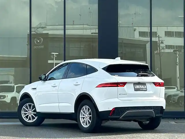 ジャガー Ｅペース HSE 180PS 石川県 2018(平30)年 5.2万km 白 衝突軽減ブレーキ/アダプティブクルーズコントロール/ブラインドスポットモニター/純正ナビ/ＡｐｐｌｅＣａｒＰｌａｙ/３６０カメラ/クリアランスソナー/ＬＥＤヘッドライト/オートライト/液晶メーター