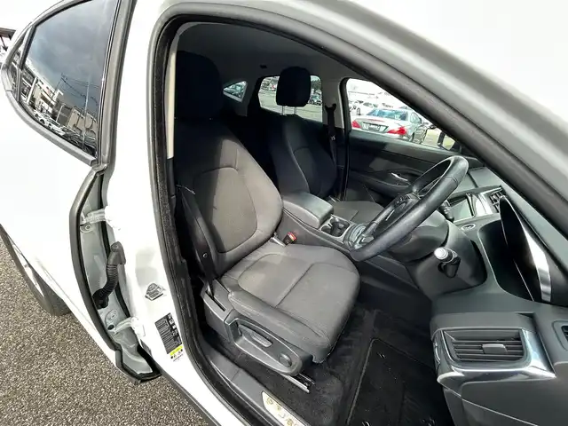 ジャガー Ｅペース HSE 180PS 石川県 2018(平30)年 5.2万km 白 衝突軽減ブレーキ/アダプティブクルーズコントロール/ブラインドスポットモニター/純正ナビ/ＡｐｐｌｅＣａｒＰｌａｙ/３６０カメラ/クリアランスソナー/ＬＥＤヘッドライト/オートライト/液晶メーター