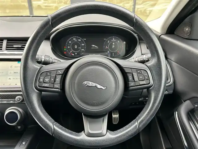 ジャガー Ｅペース HSE 180PS 石川県 2018(平30)年 5.2万km 白 衝突軽減ブレーキ/アダプティブクルーズコントロール/ブラインドスポットモニター/純正ナビ/ＡｐｐｌｅＣａｒＰｌａｙ/３６０カメラ/クリアランスソナー/ＬＥＤヘッドライト/オートライト/液晶メーター