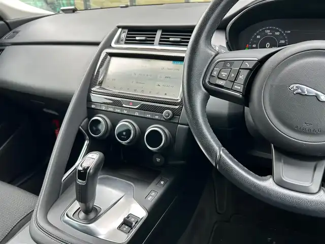 ジャガー Ｅペース HSE 180PS 石川県 2018(平30)年 5.2万km 白 衝突軽減ブレーキ/アダプティブクルーズコントロール/ブラインドスポットモニター/純正ナビ/ＡｐｐｌｅＣａｒＰｌａｙ/３６０カメラ/クリアランスソナー/ＬＥＤヘッドライト/オートライト/液晶メーター