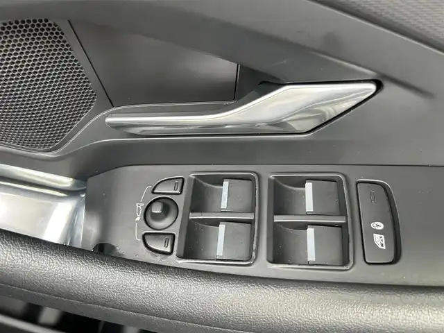 ジャガー Ｅペース HSE 180PS 石川県 2018(平30)年 5.2万km 白 衝突軽減ブレーキ/アダプティブクルーズコントロール/ブラインドスポットモニター/純正ナビ/ＡｐｐｌｅＣａｒＰｌａｙ/３６０カメラ/クリアランスソナー/ＬＥＤヘッドライト/オートライト/液晶メーター