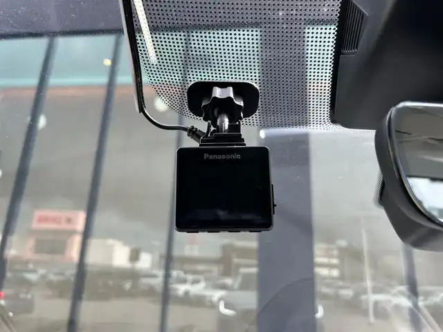 ジャガー Ｅペース HSE 180PS 石川県 2018(平30)年 5.2万km 白 衝突軽減ブレーキ/アダプティブクルーズコントロール/ブラインドスポットモニター/純正ナビ/ＡｐｐｌｅＣａｒＰｌａｙ/３６０カメラ/クリアランスソナー/ＬＥＤヘッドライト/オートライト/液晶メーター