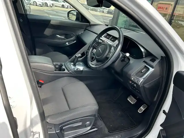 ジャガー Ｅペース HSE 180PS 石川県 2018(平30)年 5.2万km 白 衝突軽減ブレーキ/アダプティブクルーズコントロール/ブラインドスポットモニター/純正ナビ/ＡｐｐｌｅＣａｒＰｌａｙ/３６０カメラ/クリアランスソナー/ＬＥＤヘッドライト/オートライト/液晶メーター