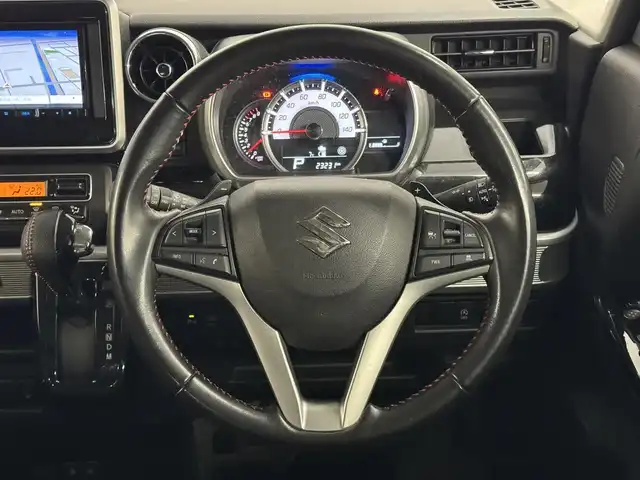スズキ スペーシア カスタム HYBRID XS ターボ 三重県 2021(令3)年 2.4万km アーバンブラウンパールメタリック マイルドハイブリッド・ターボ/FF/MTモード付インパネCVT/カロッツェリア 7インチナビ AVIC-RZ811/（CD/DVD/MSV/SD/FM/AM/TV/Bluetooth/iPod/USB/HDMI/AUX）/【OP】全方位モニター/両側パワースライドドア/ドライブレコーダー 前方/スズキセーフティサポート/・デュアルカメラブレーキサポート/・車線逸脱警報/・車線逸脱抑制機能/・ふらつき警報/・アダプティブクルーズコントロール［ACC］/・リヤパーキングセンサー/・ハイビームアシスト/・先行車発進お知らせ/装備/・カラーヘッドアップディスプレイ/・シートヒーター（D）/・オートエアコン/・オートライト/・LEDヘッドランプ/・プッシュスタート/・パワーウインドウ/・ウインカー付電動格納ドアミラー/・純正15inAW/・スマートキーx2/など