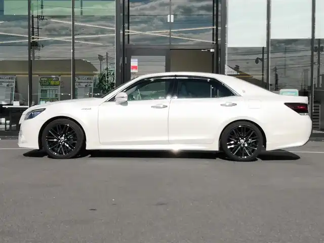 トヨタ クラウン ハイブリッド アスリートS 茨城県 2015(平27)年 4万km ホワイトパールクリスタルシャイン 純正ナビ/【AM・FM・CD・DVD・HDD・USＢ・ＢＴ・ＴＶ】/サンルーフ/パワーシート/シートヒーター/エアシート/ステアリングヒーター/MTモード付AT/クルコン/ETC/Bカメラ/ステリモ/オートライト/Fフォグ/LEDライト/プッシュスタート/スマートキー