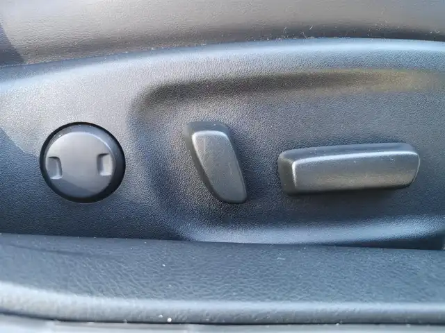 トヨタ クラウン ハイブリッド アスリートS 茨城県 2015(平27)年 4万km ホワイトパールクリスタルシャイン 純正ナビ/【AM・FM・CD・DVD・HDD・USＢ・ＢＴ・ＴＶ】/サンルーフ/パワーシート/シートヒーター/エアシート/ステアリングヒーター/MTモード付AT/クルコン/ETC/Bカメラ/ステリモ/オートライト/Fフォグ/LEDライト/プッシュスタート/スマートキー