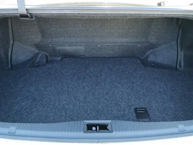 トヨタ クラウン ハイブリッド アスリートS 茨城県 2015(平27)年 4万km ホワイトパールクリスタルシャイン 純正ナビ/【AM・FM・CD・DVD・HDD・USＢ・ＢＴ・ＴＶ】/サンルーフ/パワーシート/シートヒーター/エアシート/ステアリングヒーター/MTモード付AT/クルコン/ETC/Bカメラ/ステリモ/オートライト/Fフォグ/LEDライト/プッシュスタート/スマートキー