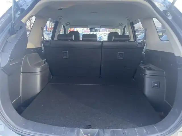 三菱 アウトランダー ＰＨＥＶ G ナビパッケージ 東京都 2013(平25)年 10.8万km ガンＭ (株)IDOMが運営する【じしゃロン昭島店】の自社ローン専用車両になります。/こちらは現金またはオートローンご利用時の価格です。/自社ローンご希望の方は別途その旨お申付け下さい/４WD/純正SDナビ/BT接続/TV/バックカメラ/ハーフレザー/パワーバックドア/レーダークルーズコントロール/スマートキー/プッシュスタート