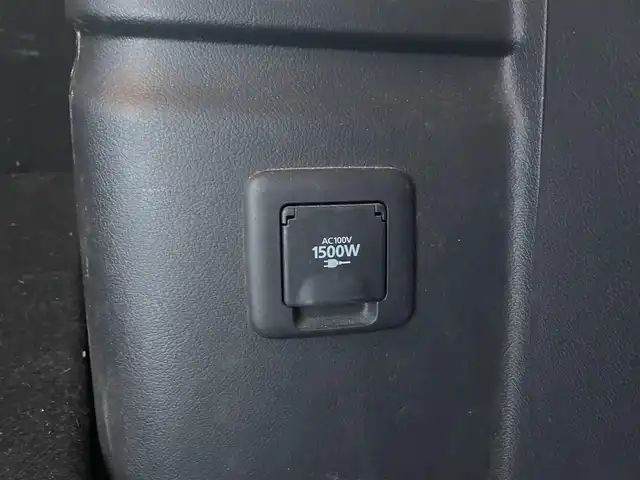 三菱 アウトランダー ＰＨＥＶ G ナビパッケージ 東京都 2013(平25)年 10.8万km ガンＭ (株)IDOMが運営する【じしゃロン昭島店】の自社ローン専用車両になります。/こちらは現金またはオートローンご利用時の価格です。/自社ローンご希望の方は別途その旨お申付け下さい/４WD/純正SDナビ/BT接続/TV/バックカメラ/ハーフレザー/パワーバックドア/レーダークルーズコントロール/スマートキー/プッシュスタート