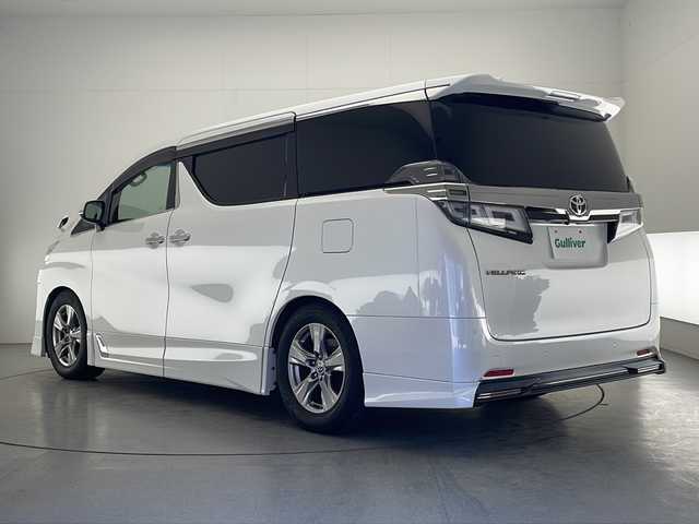 トヨタ ヴェルファイア X 宮崎県 2020(令2)年 6.7万km ホワイトパールクリスタルシャイン ワンオーナー/TRDスポイラー/Toyota Safety Sense/〇プリクラシュセーフティ/〇レーントレーシングアシスト/〇パーキングサポートブレーキ/〇クリアランスソナー/〇オートマチックハイビーム/〇レーダークルーズコントロール/〇先行車発進告知/純正9インチディスプレイオーディオ/フルセグTV/バックカメラ/純正12.1型後席モニター（V12T-R68C)/片側パワースライドドア/LEDヘッドライト/純正17インチAW/ビルトインETC/ドライブレコーダー/保証書/取扱説明書