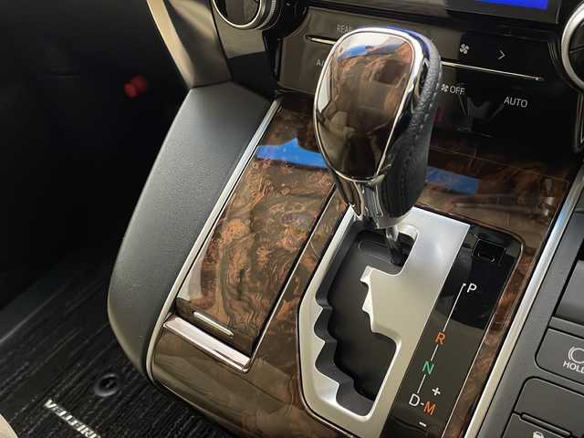 トヨタ ヴェルファイア X 宮崎県 2020(令2)年 6.7万km ホワイトパールクリスタルシャイン ワンオーナー/TRDスポイラー/Toyota Safety Sense/〇プリクラシュセーフティ/〇レーントレーシングアシスト/〇パーキングサポートブレーキ/〇クリアランスソナー/〇オートマチックハイビーム/〇レーダークルーズコントロール/〇先行車発進告知/純正9インチディスプレイオーディオ/フルセグTV/バックカメラ/純正12.1型後席モニター（V12T-R68C)/片側パワースライドドア/LEDヘッドライト/純正17インチAW/ビルトインETC/ドライブレコーダー/保証書/取扱説明書