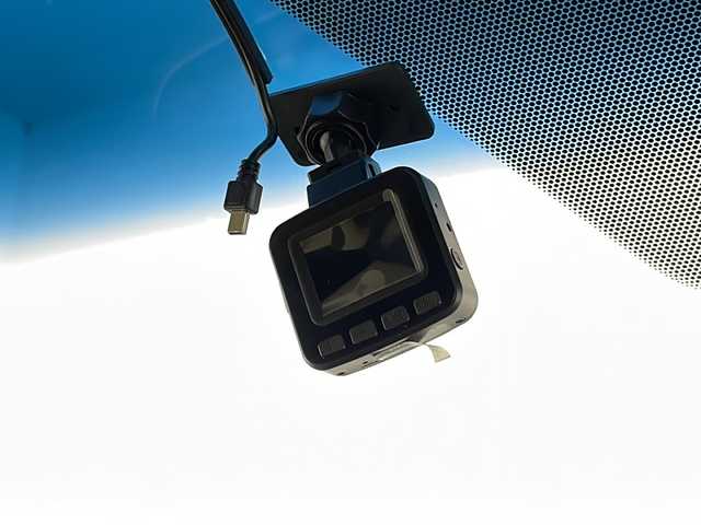 トヨタ ヴェルファイア X 宮崎県 2020(令2)年 6.7万km ホワイトパールクリスタルシャイン ワンオーナー/TRDスポイラー/Toyota Safety Sense/〇プリクラシュセーフティ/〇レーントレーシングアシスト/〇パーキングサポートブレーキ/〇クリアランスソナー/〇オートマチックハイビーム/〇レーダークルーズコントロール/〇先行車発進告知/純正9インチディスプレイオーディオ/フルセグTV/バックカメラ/純正12.1型後席モニター（V12T-R68C)/片側パワースライドドア/LEDヘッドライト/純正17インチAW/ビルトインETC/ドライブレコーダー/保証書/取扱説明書