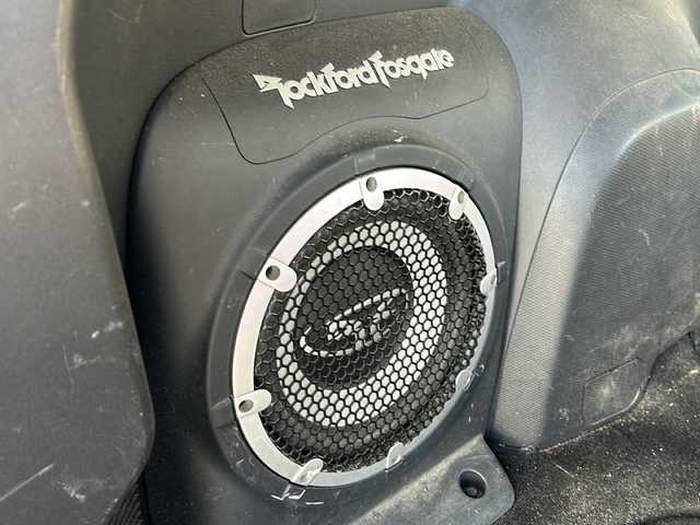 三菱 アウトランダー 24G 石川県 2009(平21)年 14.6万km クールシルバーメタリック 4WD/純正HDDナビゲーション/【FM/AM・CD/DVD】/・アナログTV/バックカメラ/アクティブスタビリティコントロール/ステアリングスイッチ/ステアリングリモコン/パドルシフト/オートライト/フォグランプ/電格ミラー/純正AWスタッドレスタイヤ車載/純正フロアマット/純正ドアバイザー