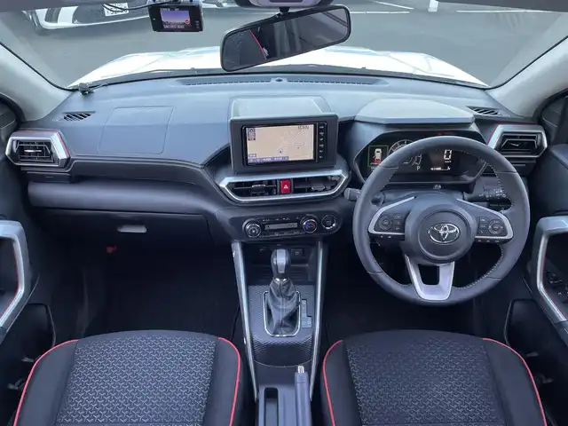 トヨタ ライズ Z 東京都 2021(令3)年 2.6万km シャイニングホワイトパール トヨタ純正7インチナビ/・T-Connect/・Bluetooth接続/・フルセグTV/モデリスタフロントスポイラー/モデリスタサイドスカート/モデリスタリヤスカート/SMART ASSIST/・衝突警報機能/・全車速追従機能付アダプティブクルーズコントロール/・レーンキープコントロール/・車線逸脱警報機能/・オートハイビーム/バックカメラ/前後ドライブレコーダー(GL-05AP)/ビルトインETC/D/N席シートヒーター/アイドリングストップ/純正フロアマット/純正１５インチアルミホイール/ドアバイザー/スペアキー/保証書/取扱説明書