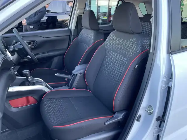 トヨタ ライズ Z 東京都 2021(令3)年 2.6万km シャイニングホワイトパール トヨタ純正7インチナビ/・T-Connect/・Bluetooth接続/・フルセグTV/モデリスタフロントスポイラー/モデリスタサイドスカート/モデリスタリヤスカート/SMART ASSIST/・衝突警報機能/・全車速追従機能付アダプティブクルーズコントロール/・レーンキープコントロール/・車線逸脱警報機能/・オートハイビーム/バックカメラ/前後ドライブレコーダー(GL-05AP)/ビルトインETC/D/N席シートヒーター/アイドリングストップ/純正フロアマット/純正１５インチアルミホイール/ドアバイザー/スペアキー/保証書/取扱説明書