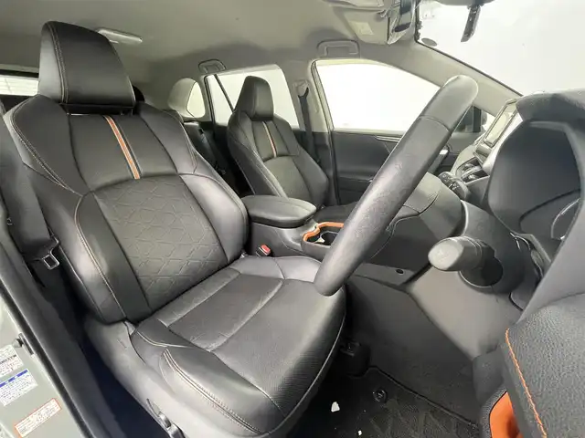 トヨタ ＲＡＶ４ アドベンチャー 大阪府 2020(令2)年 4.5万km アッシュグレーメタリック/シアンメタリック トヨタセーフティセンス/・プリクラッシュセーフティ/・レーントレーシングアシスト/・オートマチックハイビーム/・レーダークルーズコントロール/・先行車発進お知らせ機能/純正T-Connectナビ/　　CD/DVD/BT/TV/SD/バックカメラ/LEDヘッドライト/黒本革シート/運転席パワーシート/前席シートヒーター＆シートクーラー/革巻きステアリング/ステアリングヒーター/スマホ置くだけ充電/RAYS19インチアルミホイール/純正フロアマット/純正ETC2.0