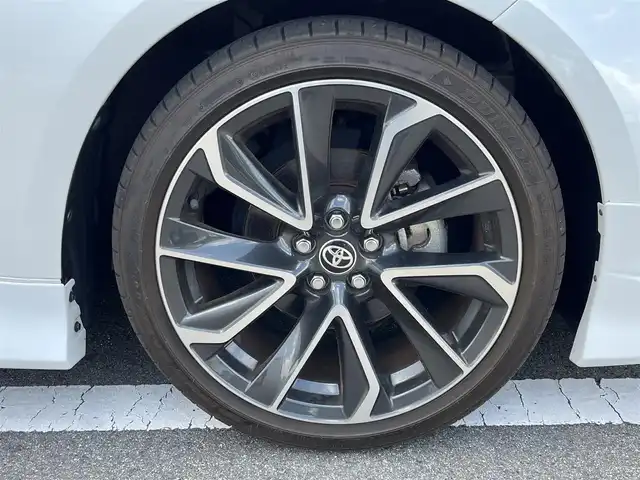 トヨタ カローラ スポーツ ハイブリッドG Z 奈良県 2022(令4)年 3.3万km プラチナホワイトパールマイカ モデリスタエアロ　/メーカーナビ　/(AppleCarPlay/BT/Miracast)/フルセグＴＶ　/バックカメラ　/レーダークルーズコントロール　/衝突被害軽減システム　/ハーフレザーシート　/前席シートヒーター /前後ドライブレコーダー /車線逸脱警報/LEDヘッドライト