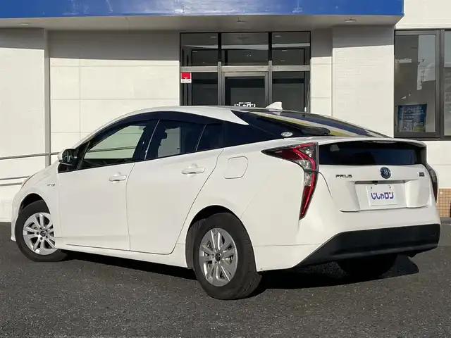 トヨタ プリウス S 千葉県 2016(平28)年 11.2万km スーパーホワイトⅡ (株)IDOMが運営する【じしゃロン柏店】の自社ローン対象車両になります。こちらは現金ご利用時の価格です。/自社ローンご希望の方は別途その旨お申付け下さい。い//禁煙車/SDワンセグナビ/（CD/AM/FMラジオ/バックカメラ）/(Bluetooth)/スマートキー/プッシュスタート/バックカメラ/ＥＴＣ/ステアリングリモコン/電動格納ドアミラー/パワーウインドウ/オートライト/横滑り防止装置