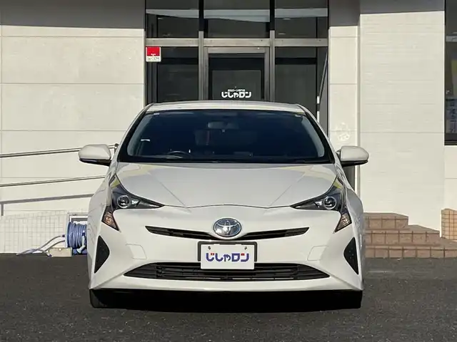 トヨタ プリウス S 千葉県 2016(平28)年 11.2万km スーパーホワイトⅡ (株)IDOMが運営する【じしゃロン柏店】の自社ローン対象車両になります。こちらは現金ご利用時の価格です。/自社ローンご希望の方は別途その旨お申付け下さい。い//禁煙車/SDワンセグナビ/（CD/AM/FMラジオ/バックカメラ）/(Bluetooth)/スマートキー/プッシュスタート/バックカメラ/ＥＴＣ/ステアリングリモコン/電動格納ドアミラー/パワーウインドウ/オートライト/横滑り防止装置