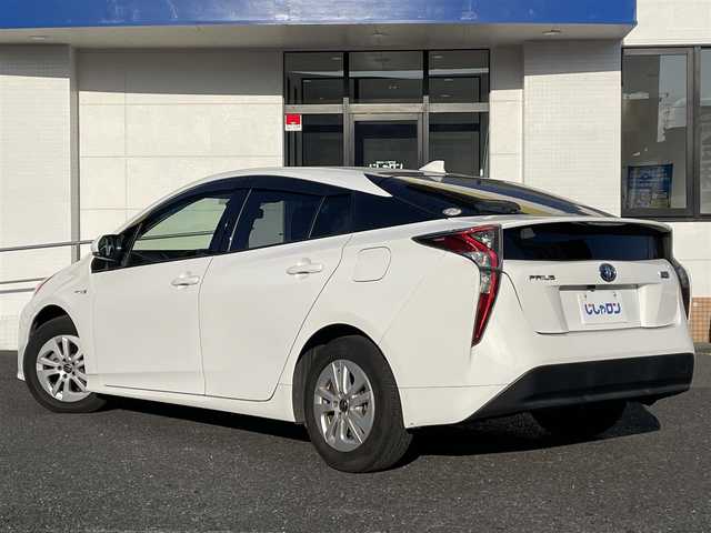 トヨタ プリウス S 千葉県 2016(平28)年 11.2万km スーパーホワイトⅡ (株)IDOMが運営する【じしゃロン柏店】の自社ローン対象車両になります。こちらは現金ご利用時の価格です。/自社ローンご希望の方は別途その旨お申付け下さい。い//禁煙車/SDワンセグナビ/（CD/AM/FMラジオ/バックカメラ）/(Bluetooth)/スマートキー/プッシュスタート/バックカメラ/ＥＴＣ/ステアリングリモコン/電動格納ドアミラー/パワーウインドウ/オートライト/横滑り防止装置