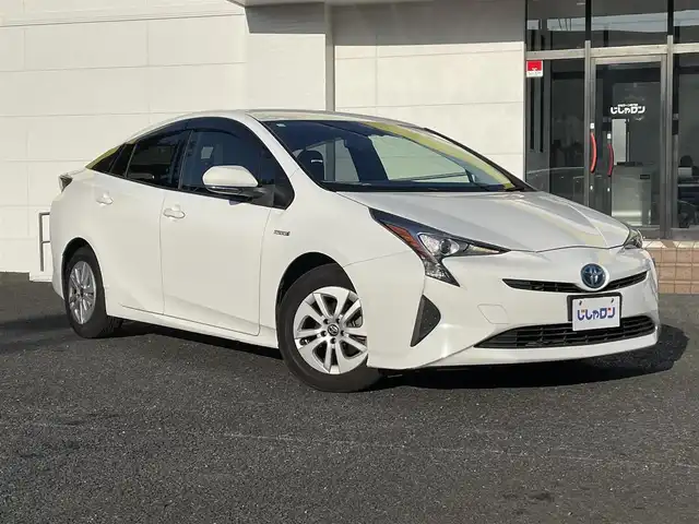 トヨタ プリウス S 千葉県 2016(平28)年 11.2万km スーパーホワイトⅡ (株)IDOMが運営する【じしゃロン柏店】の自社ローン対象車両になります。こちらは現金ご利用時の価格です。/自社ローンご希望の方は別途その旨お申付け下さい。い//禁煙車/SDワンセグナビ/（CD/AM/FMラジオ/バックカメラ）/(Bluetooth)/スマートキー/プッシュスタート/バックカメラ/ＥＴＣ/ステアリングリモコン/電動格納ドアミラー/パワーウインドウ/オートライト/横滑り防止装置